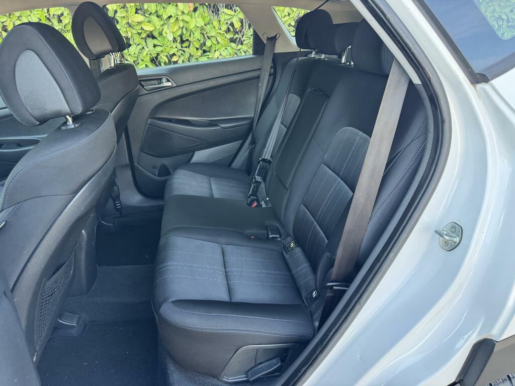 Hyundai Tucson 1.6 Gdi Blue Drive Se Nav Suv Eu Red #20