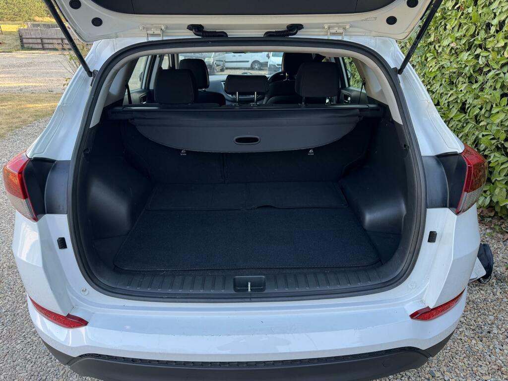 Hyundai Tucson 1.6 Gdi Blue Drive Se Nav Suv Eu Red #19