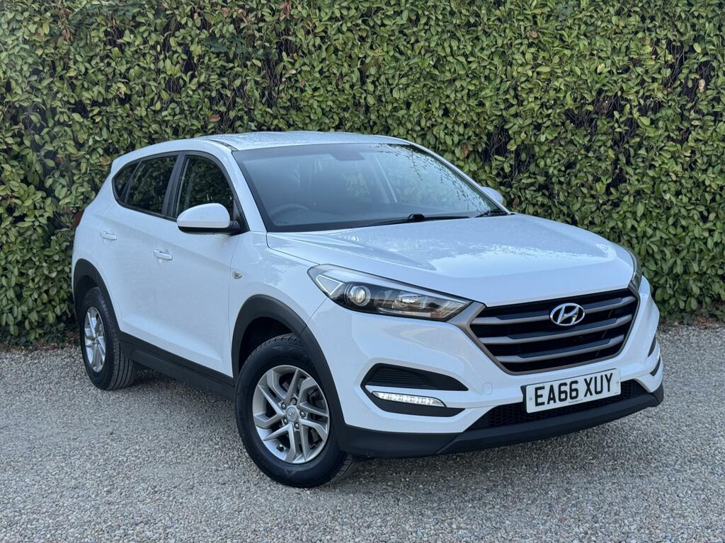 Hyundai Tucson S White