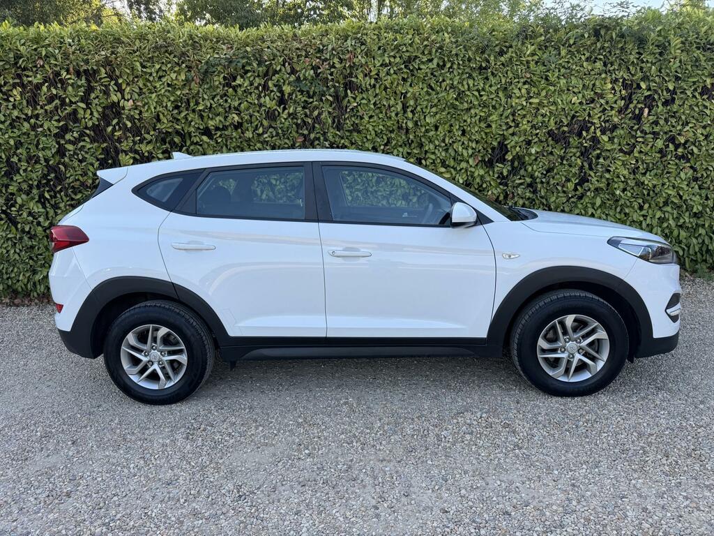Hyundai Tucson S White #2
