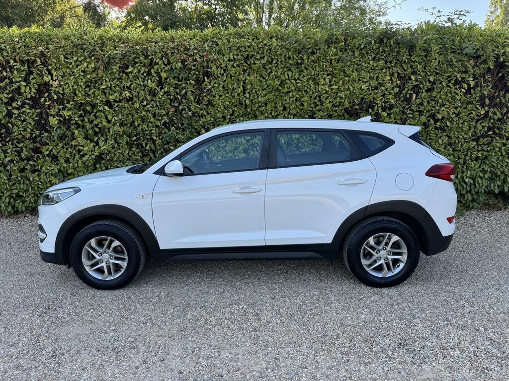 Hyundai Tucson S White #6
