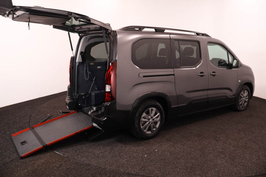 Peugeot e-Rifter 100Kw Allure 50Kwh Grey #2