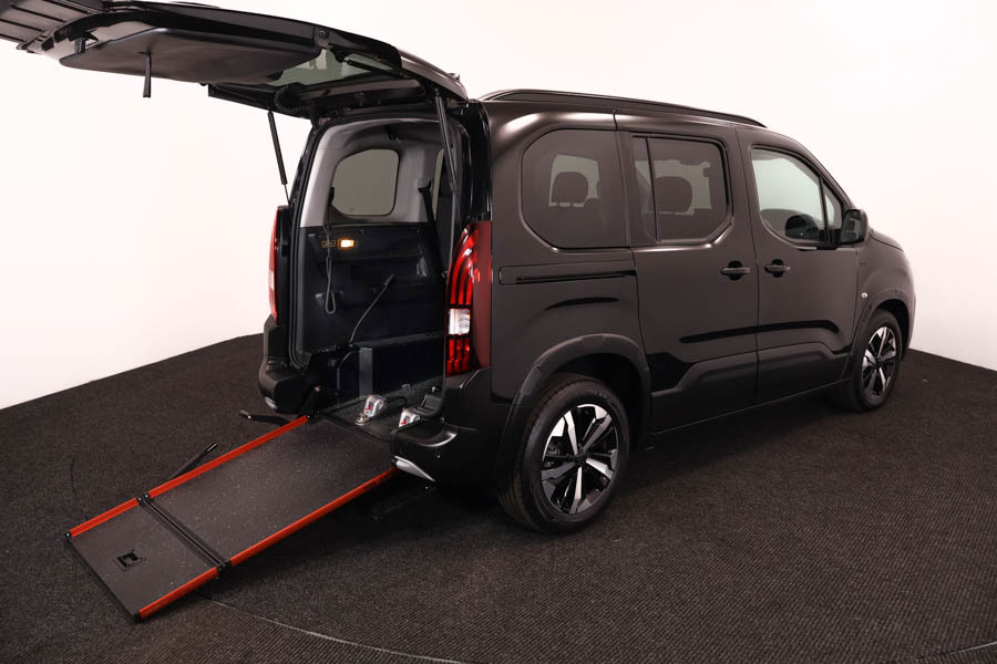 Peugeot Rifter 1.5 Hdi Gt 130 Premium Black #2