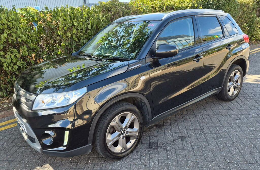 Suzuki Vitara Sz-t Black #4