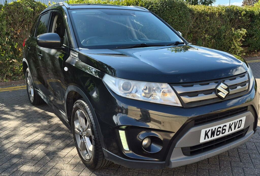 Suzuki Vitara Sz-t Black #2