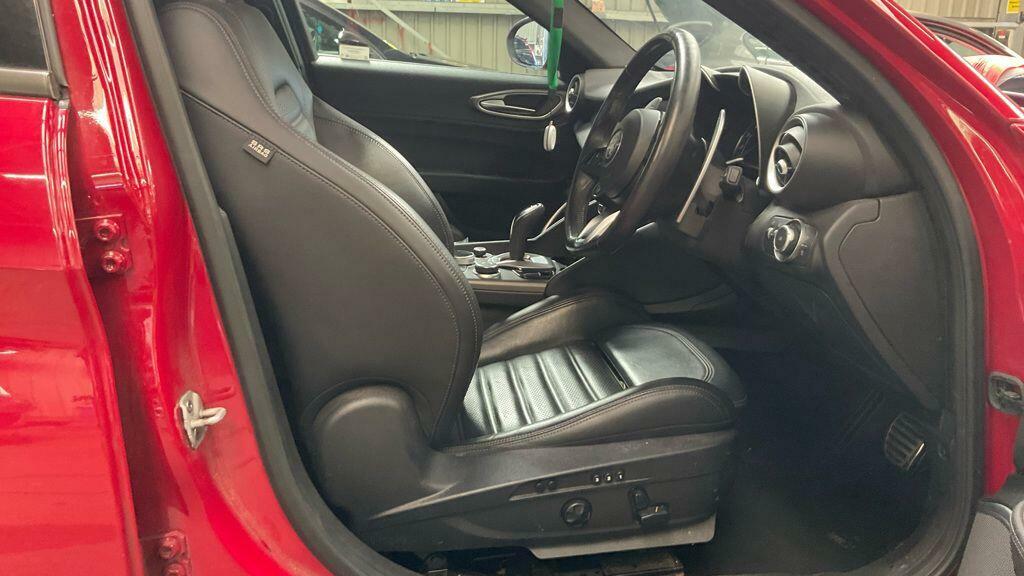 Alfa Romeo Giulia 2.0T Veloce Euro 6 Ss Red #11