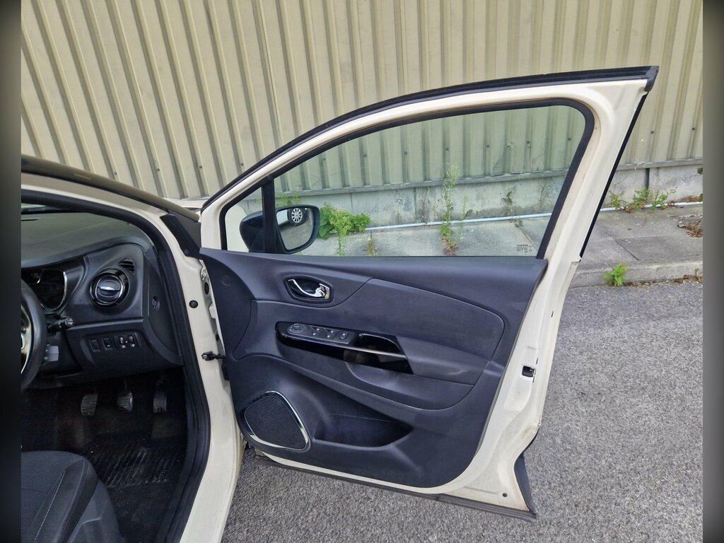 Renault Captur 0.9 Tce Energy Signature Nav Suv Red #26