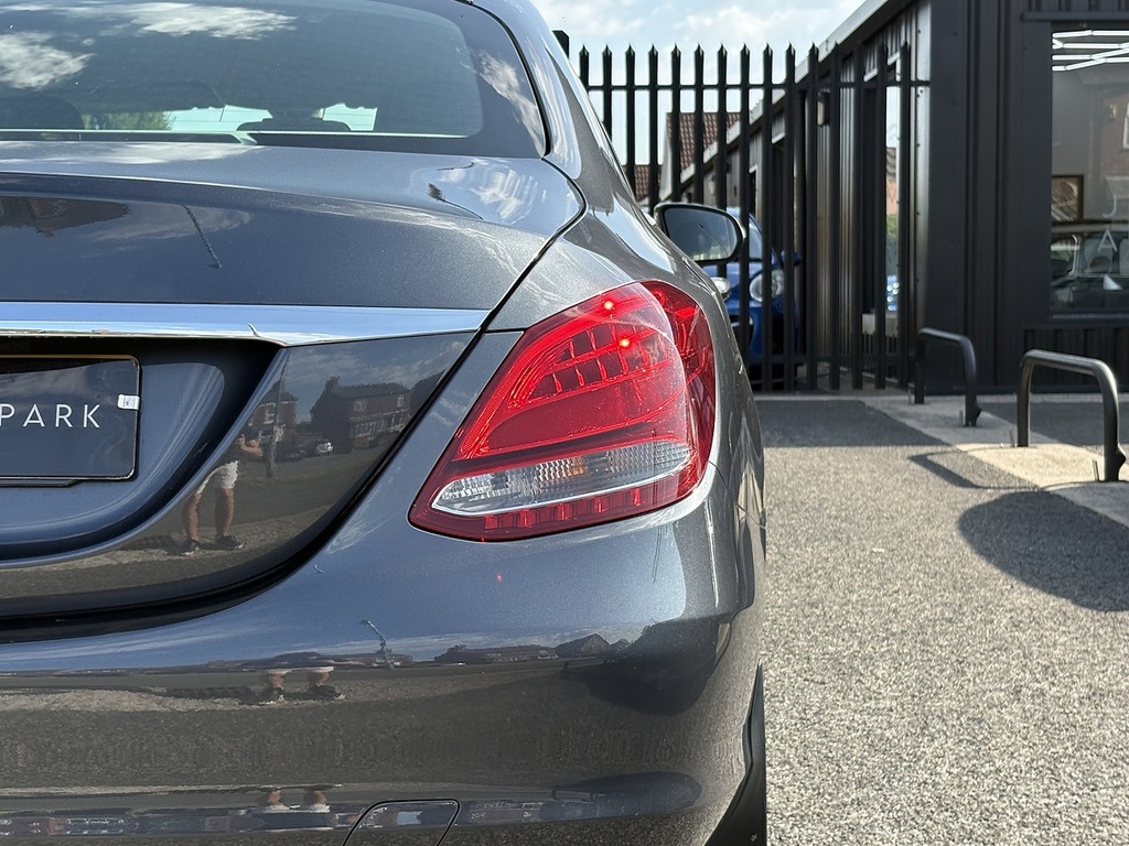 Mercedes-Benz C Class Saloon 2.1 C220 Bluetec Amg Line G-tronic Euro 6 Black #44