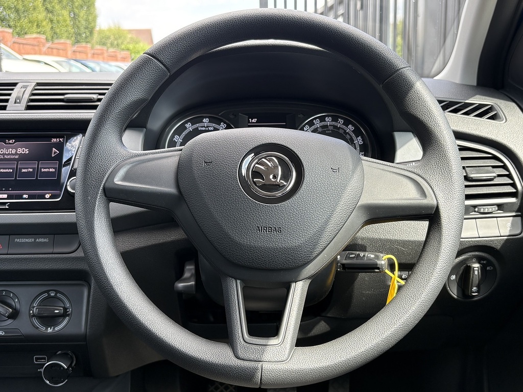 Skoda Fabia Skoda Estate 1.0 Tsi 110 Se Dsg Beige #22