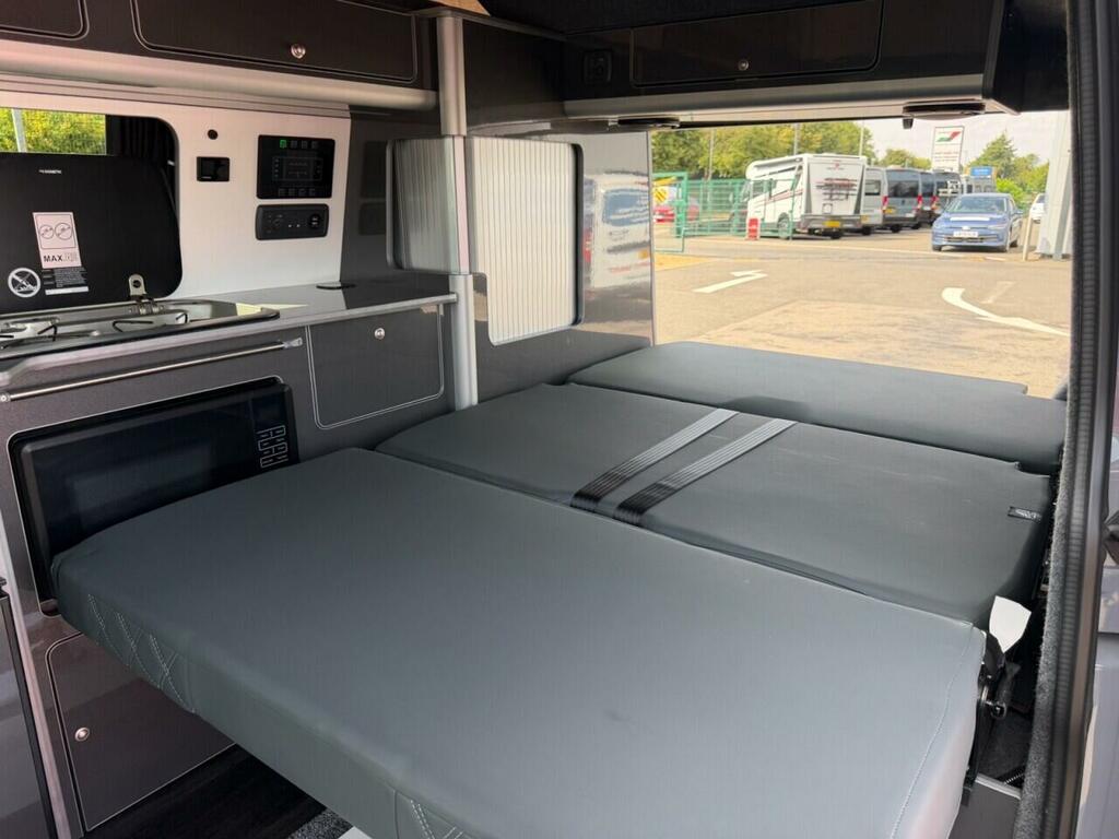 Volkswagen Transporter 2.0 Tdi 150 Highline Van Dsg White #32