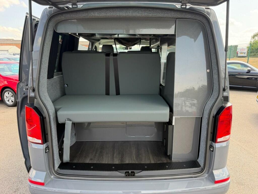 Volkswagen Transporter 2.0 Tdi 150 Highline Van Dsg White #17