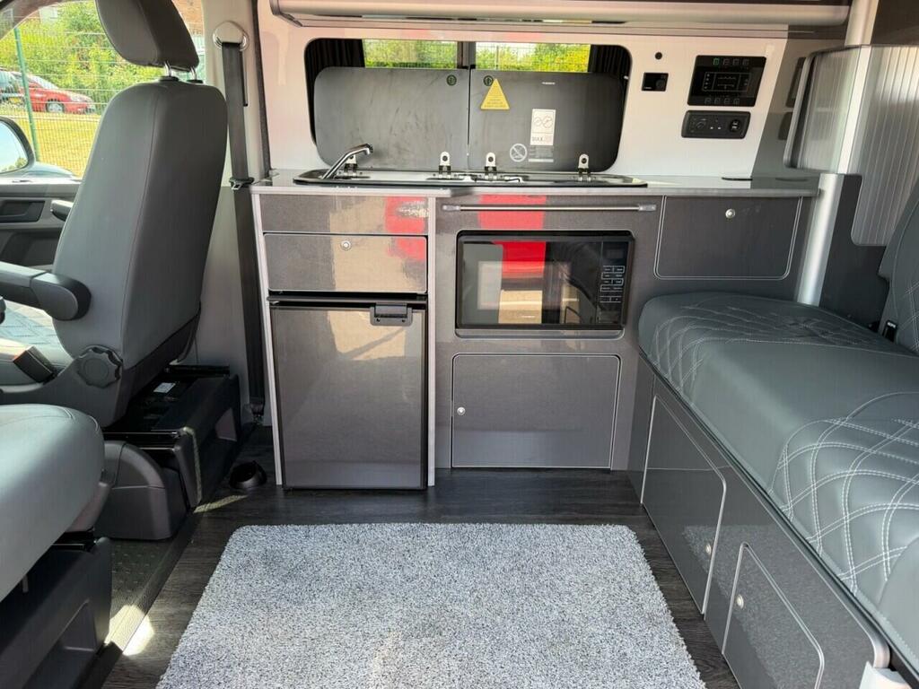 Volkswagen Transporter 2.0 Tdi 150 Highline Van Dsg White #30