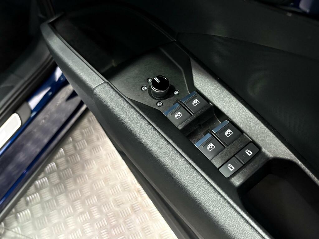 Audi Q4 E Tron Estate 125Kw 35 55.52Kwh Sport Blue #37