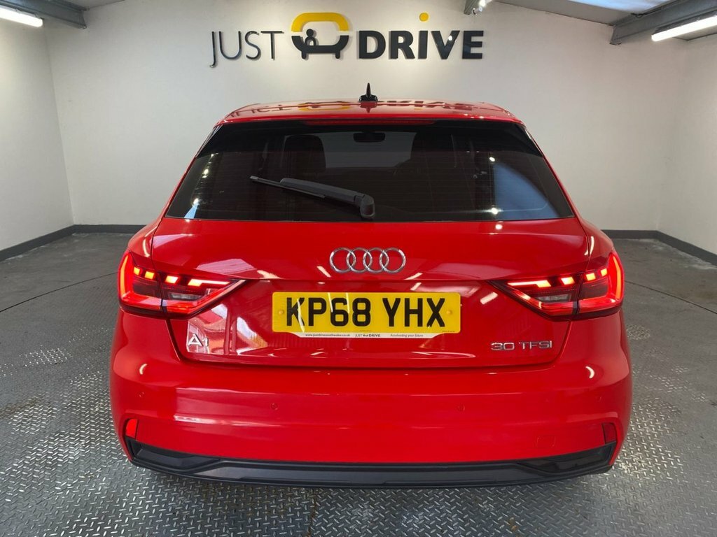 Audi A1 1L Sport Red #4