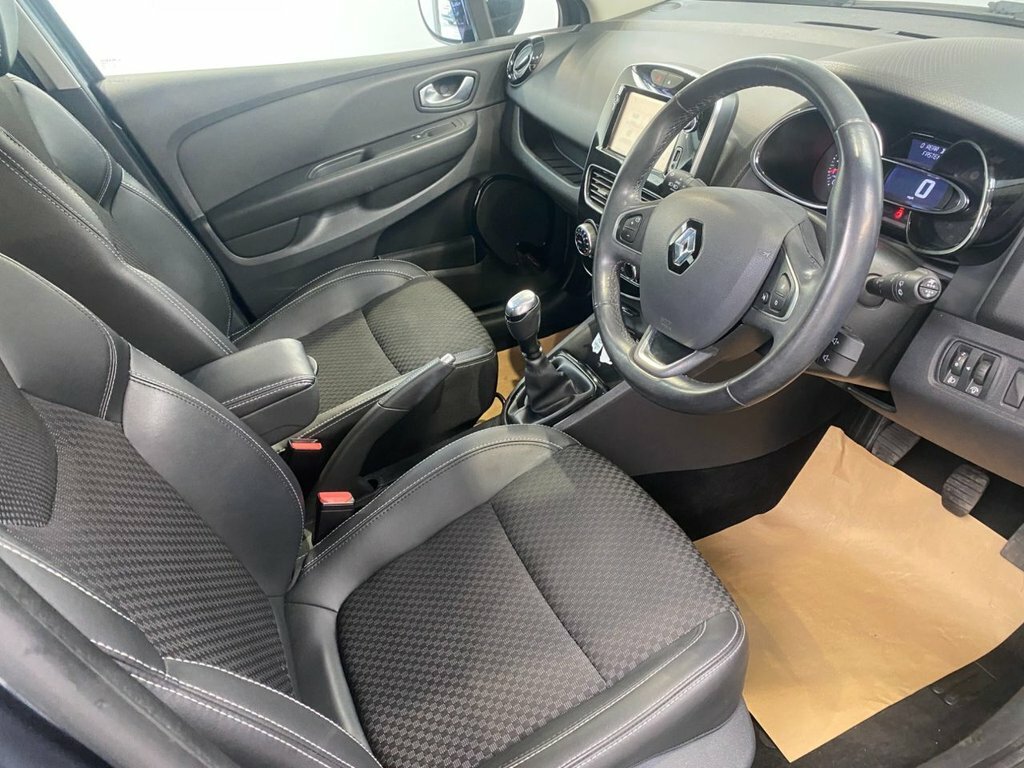 Renault Clio 0.9 Tce 90 Signature Nav Black #11