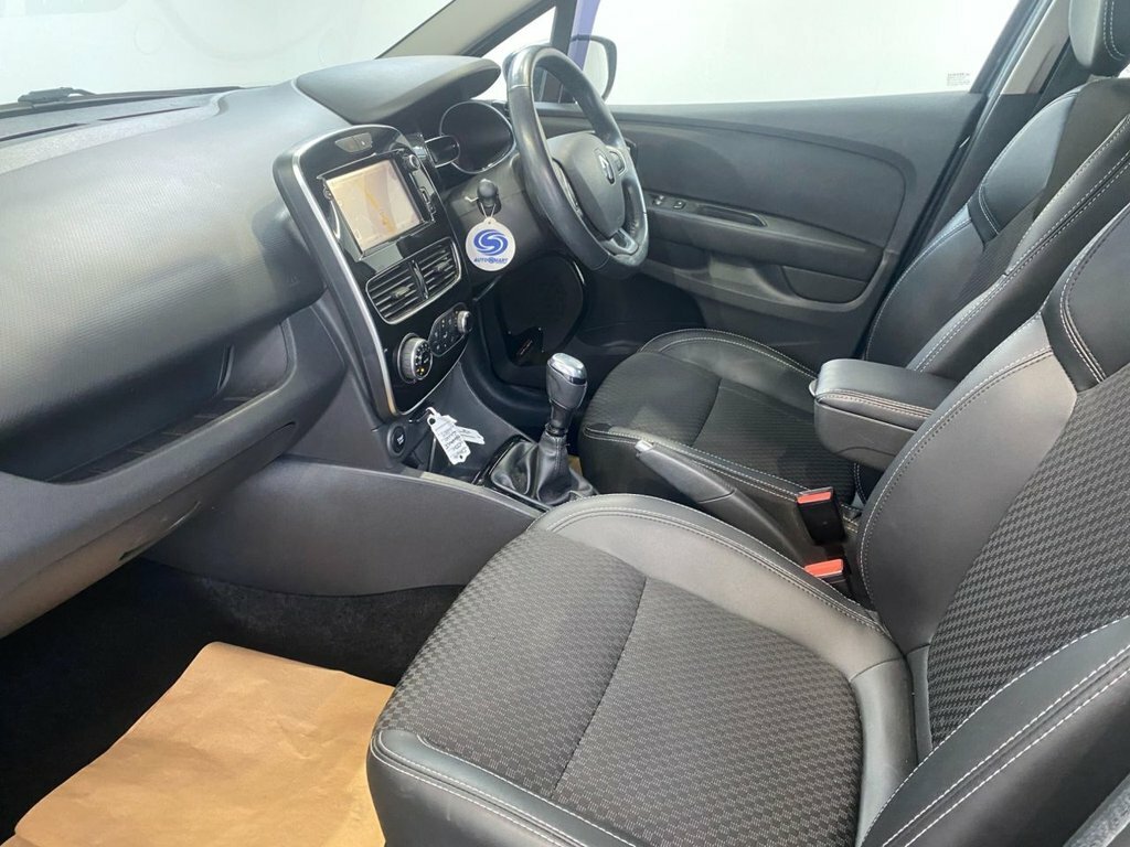 Renault Clio 0.9 Tce 90 Signature Nav Black #23