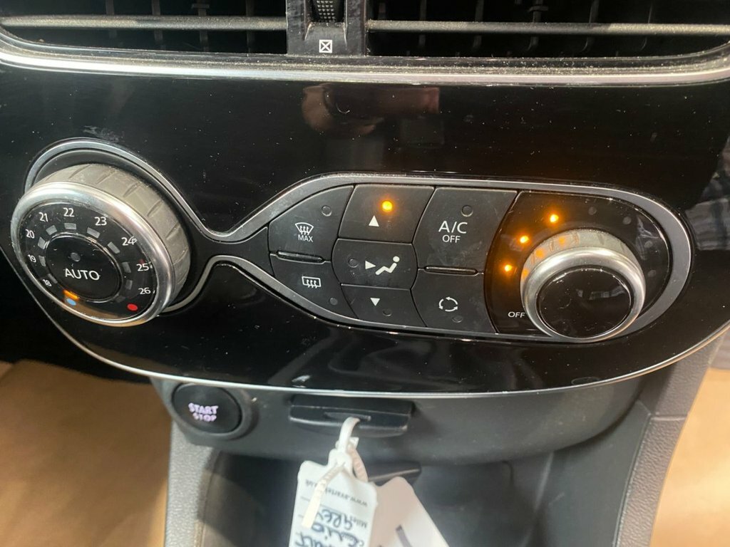 Renault Clio 0.9 Tce 90 Signature Nav Black #15