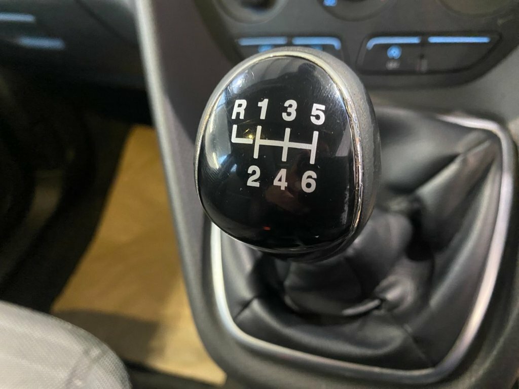 Ford Grand Tourneo Connect 2017 1.5 Tdci Titanium Mpv Powershift E Grey #20