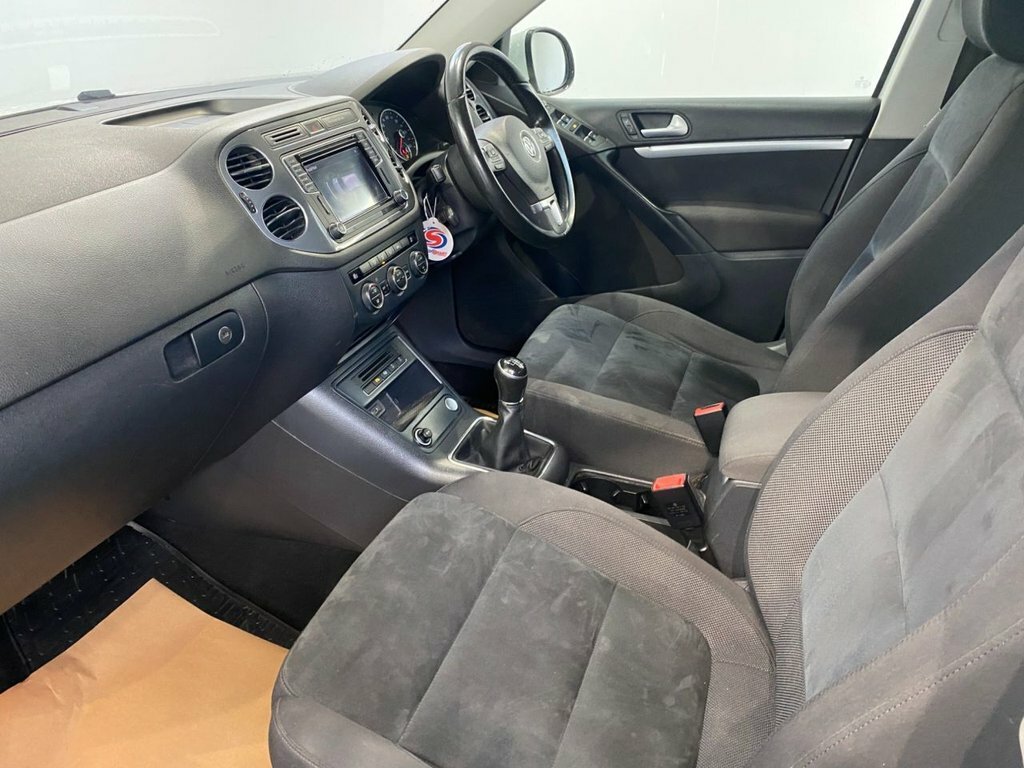 Volkswagen Tiguan Match Tdi Bluemotion Tech 4Motion Dsg Black #24