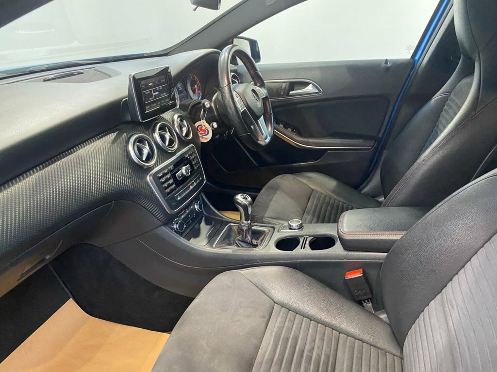 Mercedes-Benz A Class 1.6 A180 Sport 7G-dct Euro 6 Ss Blue #25