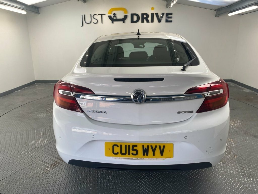 Vauxhall Insignia 2L Elite Nav White #4