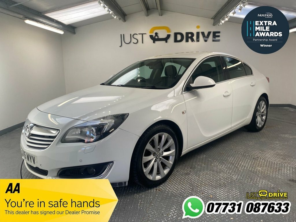 Vauxhall Insignia 2L Elite Nav White