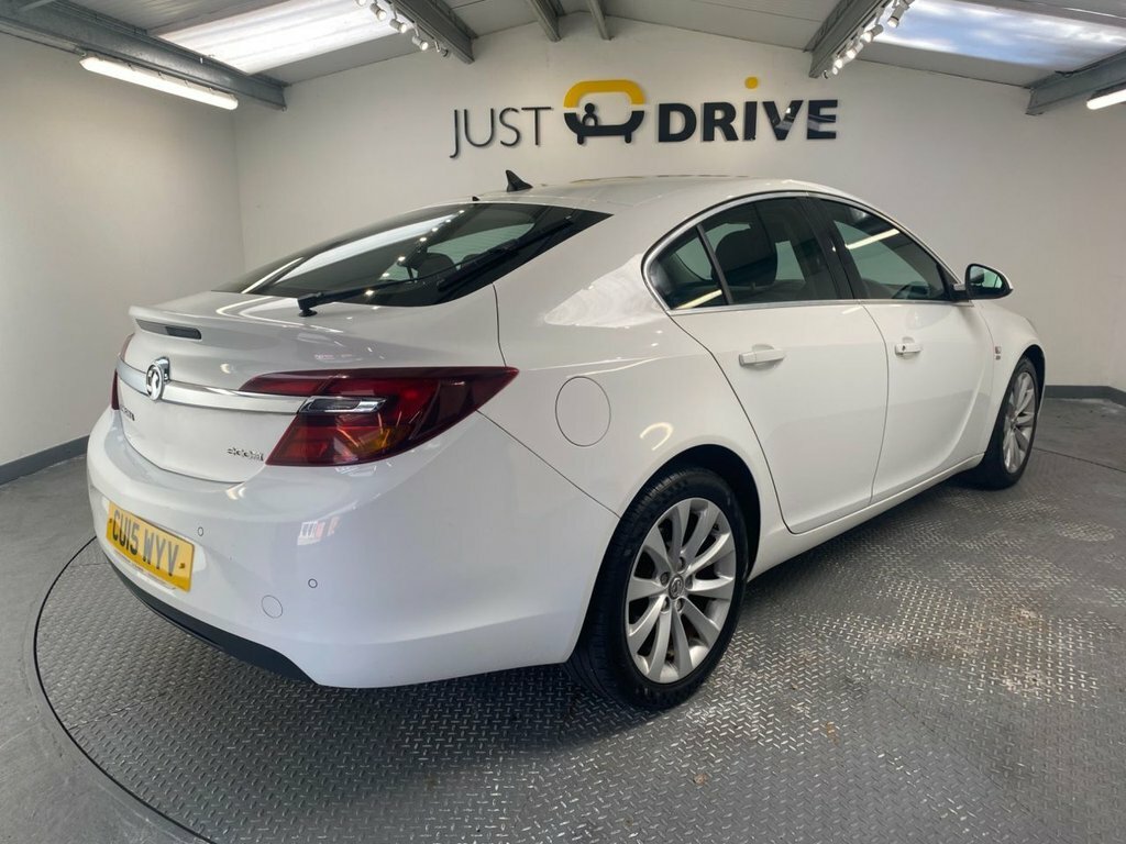 Vauxhall Insignia 2L Elite Nav White #5