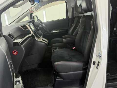 Toyota Vellfire 3.5 V6 4Wd White #4