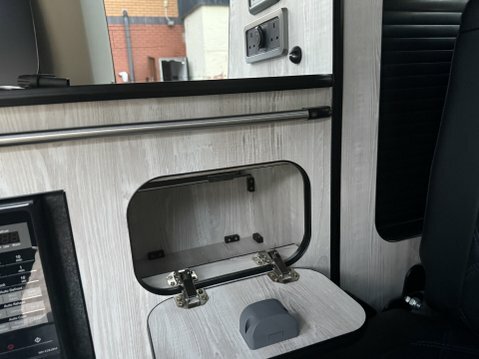 Nissan Elgrand Highway Star 4Wd Camper 3.5 White #49