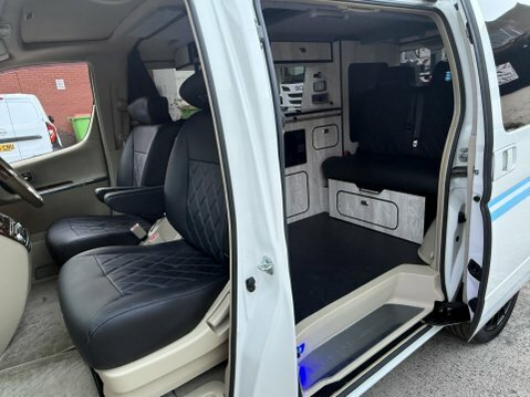 Nissan Elgrand Highway Star 4Wd Camper 3.5 White #44