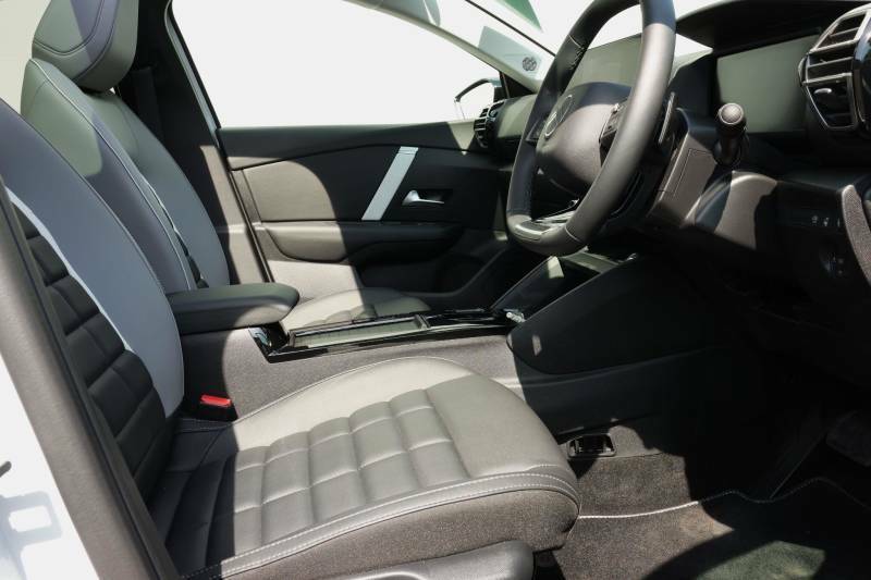 Citroen C4 1.2 Hybrid Max E-dsc Euro 6 Ss - 2025 75 White #2