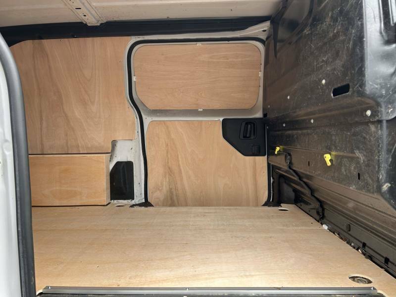 Peugeot Expert Professional Premium Standard White #28