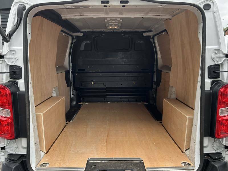 Peugeot Expert Professional Premium Standard White #21