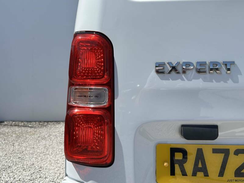 Peugeot Expert Professional Premium Standard White #29