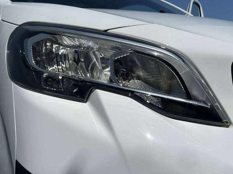 Peugeot Expert Professional Premium Standard White #32