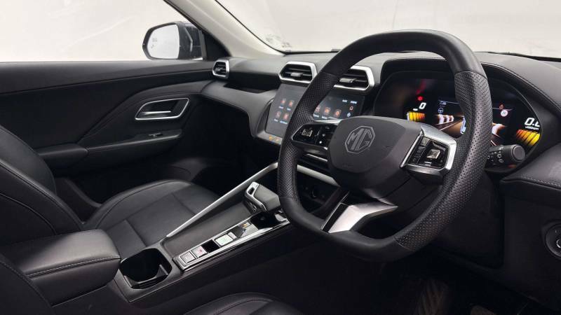 MG ZS 1.5 Hybrid Trophy Black #2