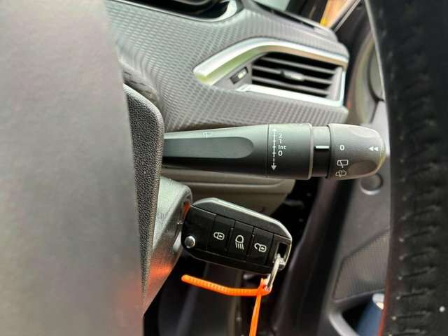 Peugeot 2008 1.2 Puretech Active Etg Euro 6 S S White #30