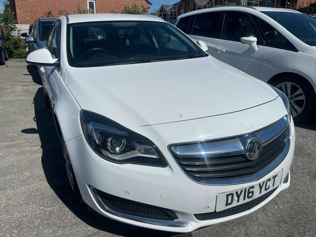 Vauxhall Insignia 1.6 Cdti Ecoflex Design Nav Sports Tourer Euro 6 White