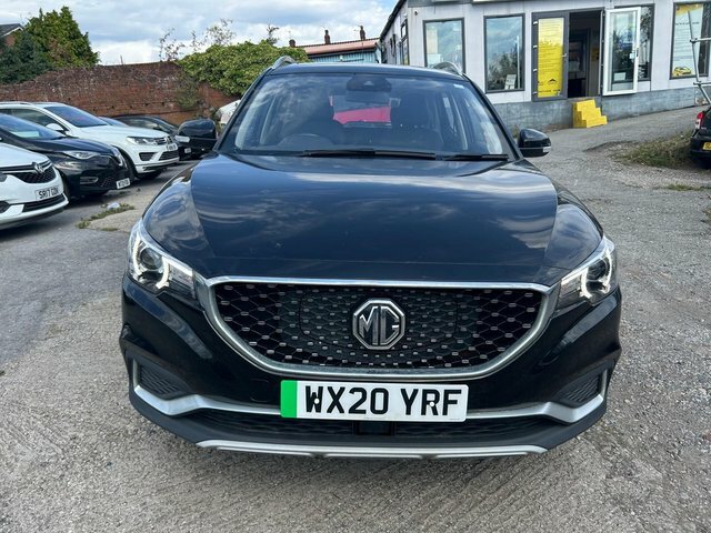 MG ZS 44.5Kwh Exclusive Black #2