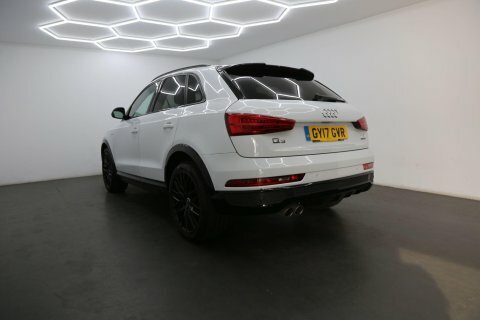 Audi Q3 2.0 Tdi Black GY17GVR White #6