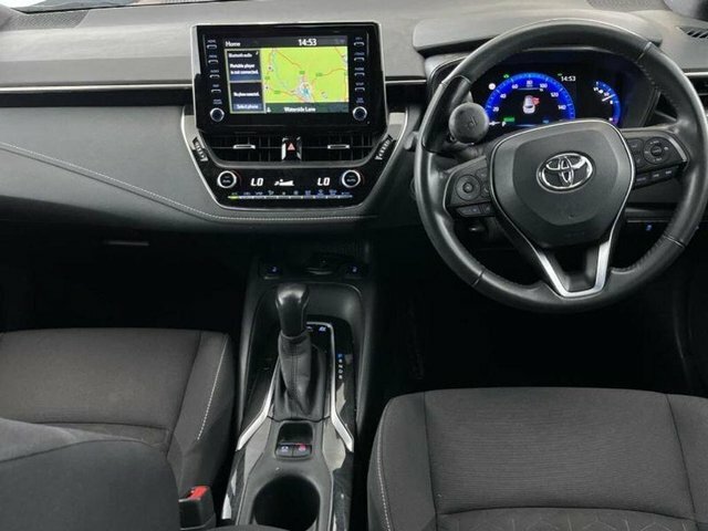 Toyota Corolla Vvt-h Icon Tech Touring Black #2