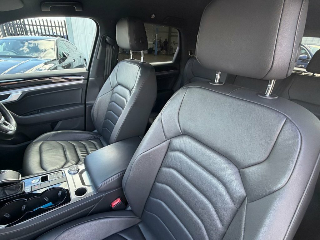 Volkswagen Touareg Grey #12