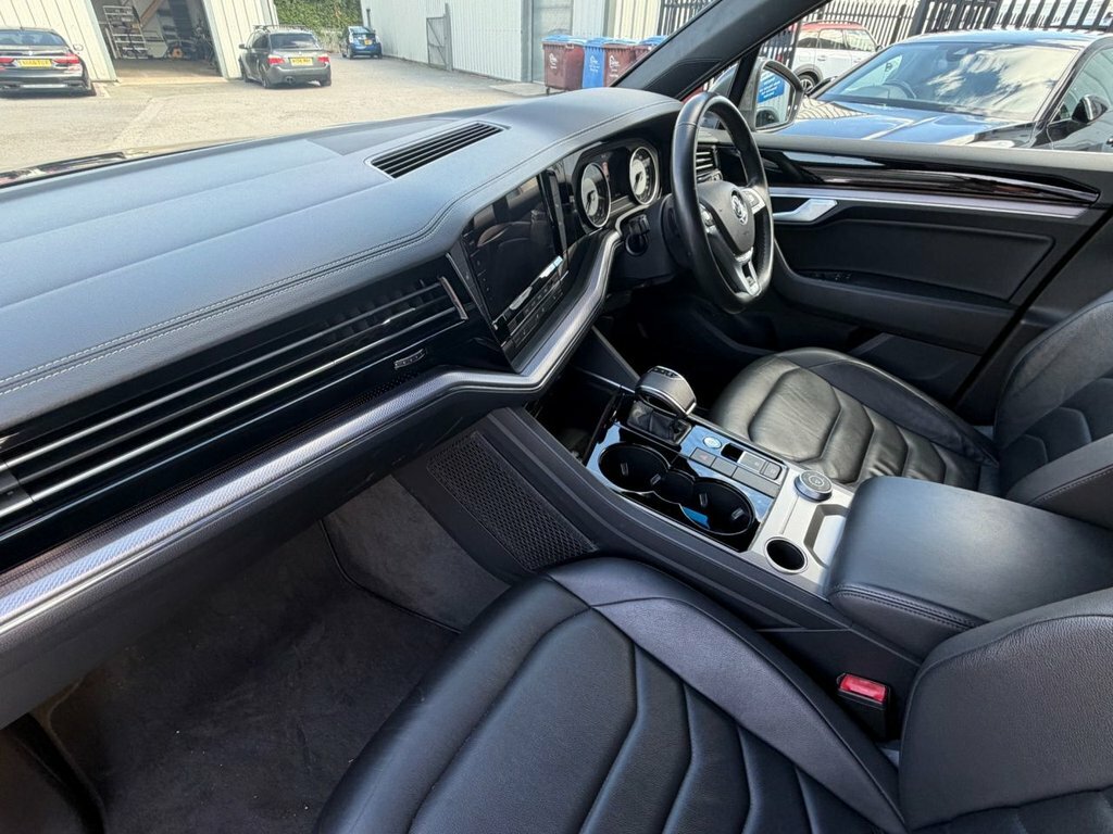 Volkswagen Touareg Grey #11