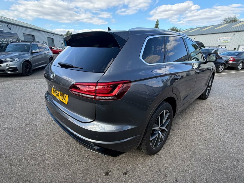 Volkswagen Touareg Grey #7