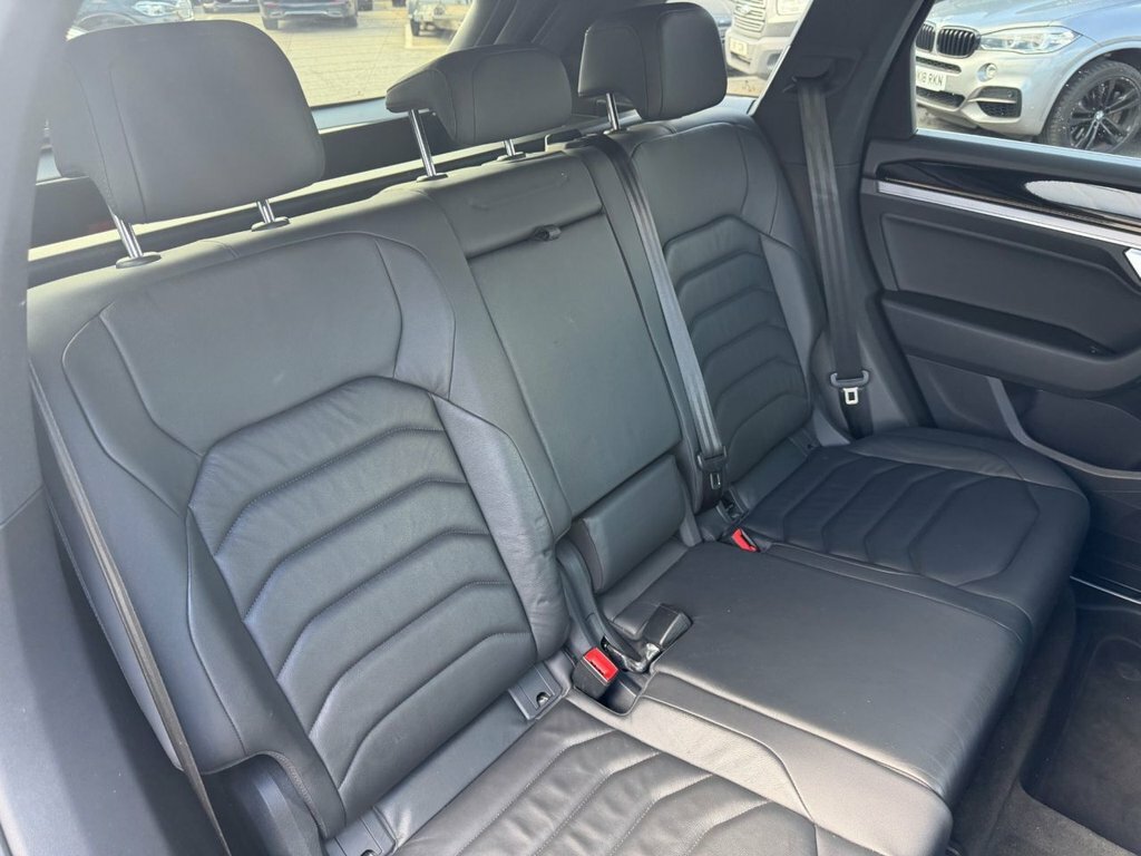 Volkswagen Touareg Grey #18