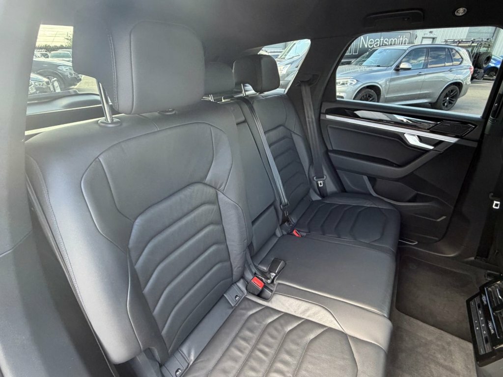 Volkswagen Touareg Grey #17