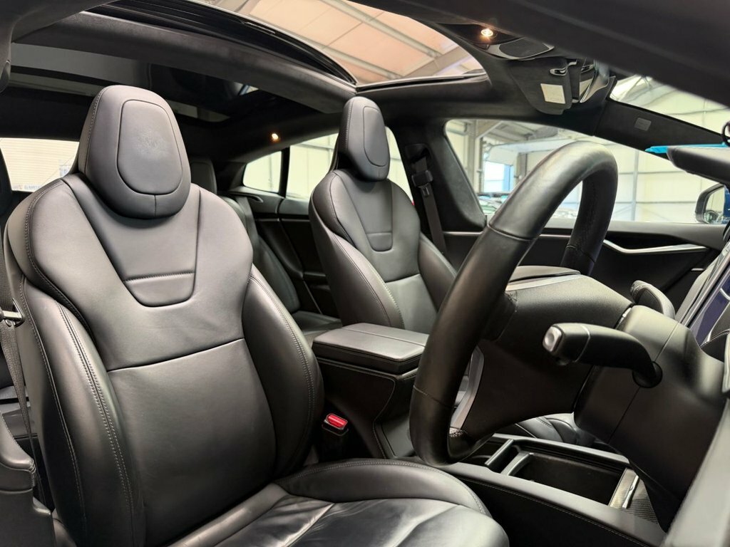 Tesla Model S Hatchback BW67DWJ Blue #2