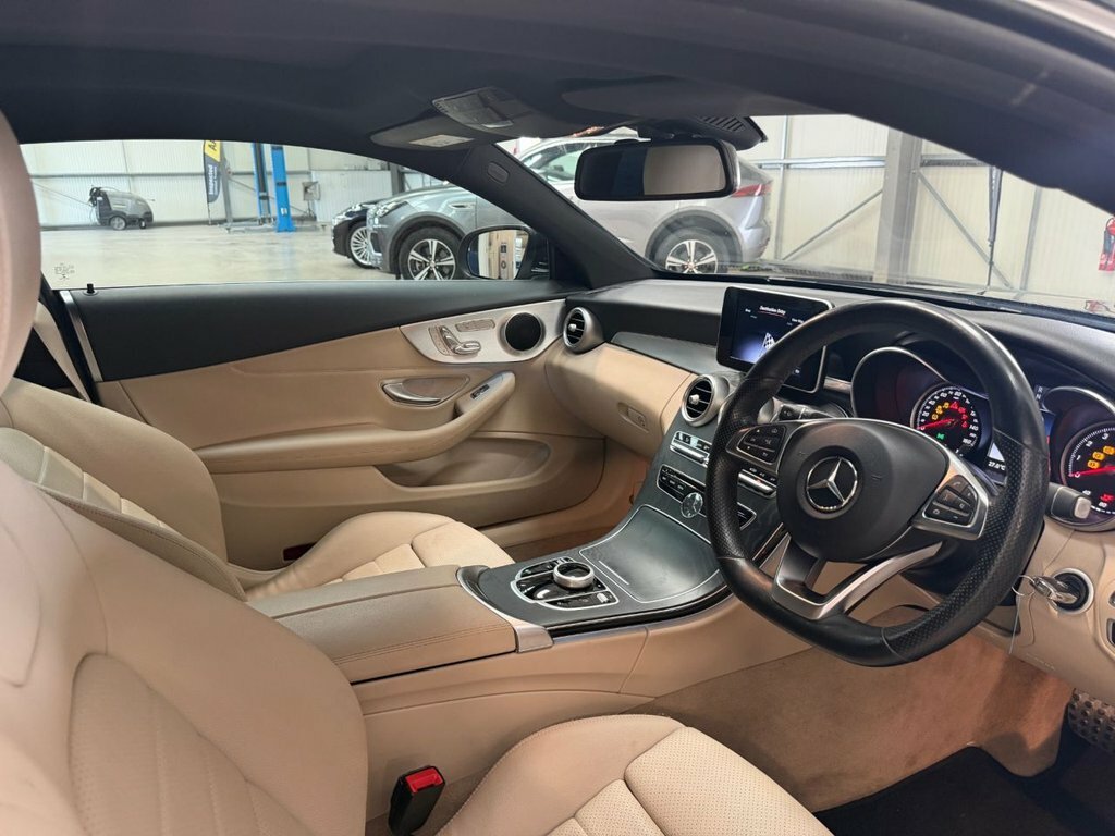 Mercedes-Benz C Class 2L Amg Line Black #2