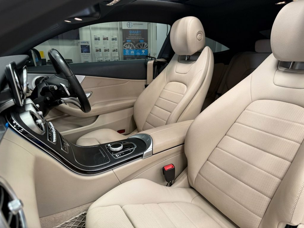 Mercedes-Benz C Class 2L Amg Line Black #3
