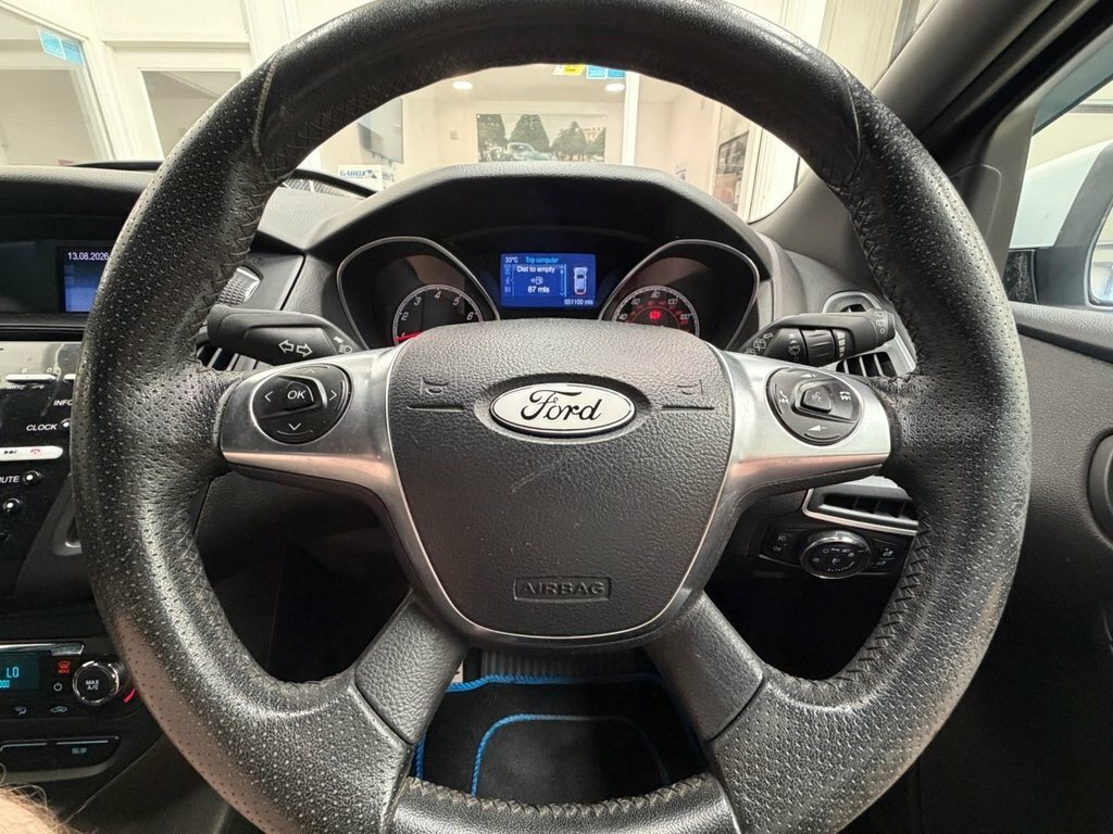 Ford Focus 2L St-2 White #5
